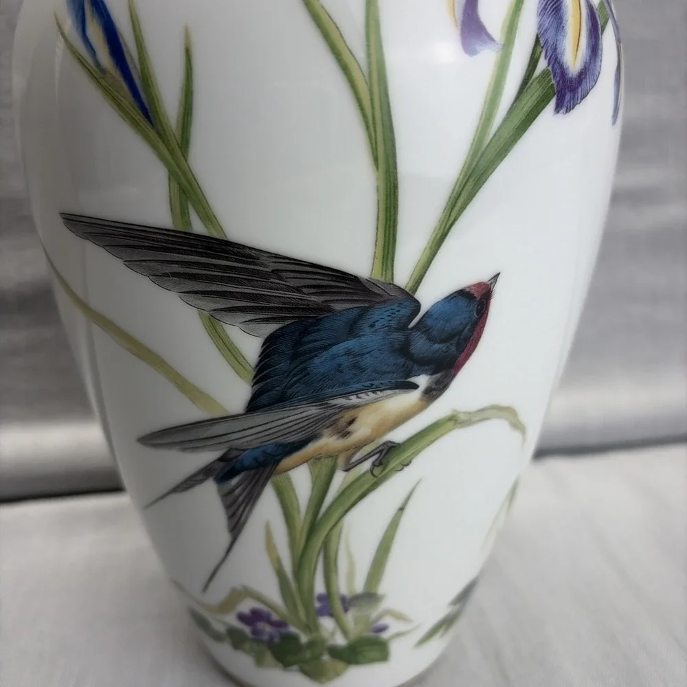 Franklin Porcelain Meadowland Bird Vase Basil Ede Limited Edition 11.5